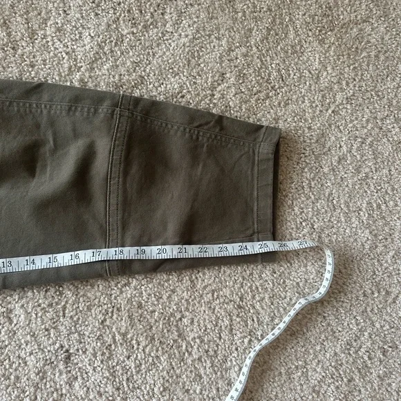 Everlane Utility Barrel Pants in Olive - Picture 10 of 12